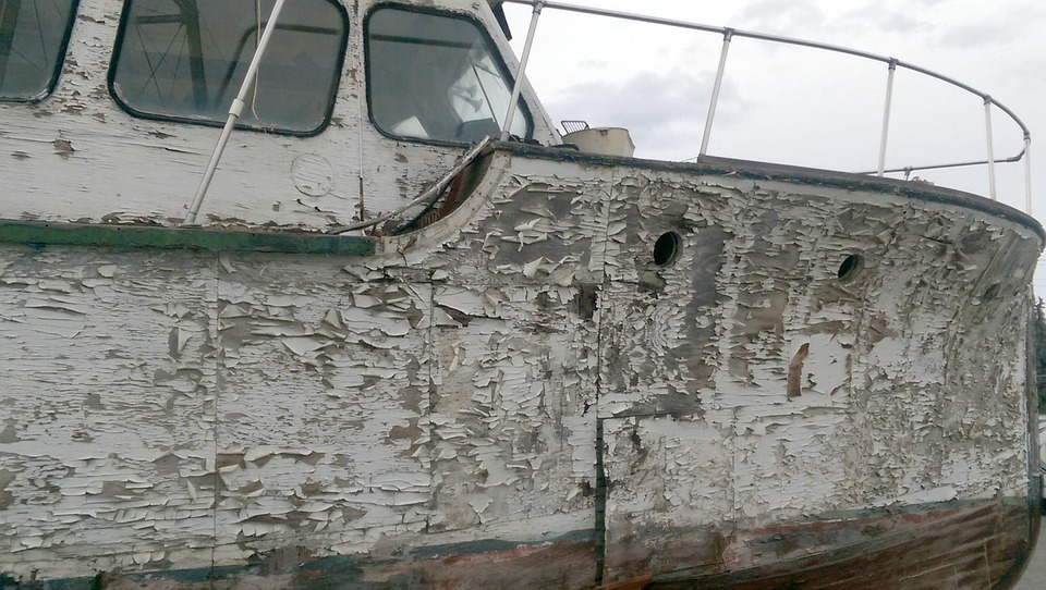 weathered-boat-923711_960_720.jpg