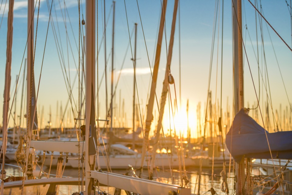 boats-in-harbor-960x641.jpg