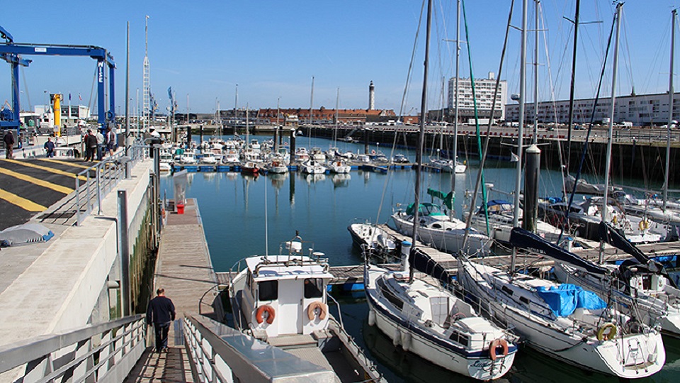 Port-de-plaisance-de-Calais.jpg