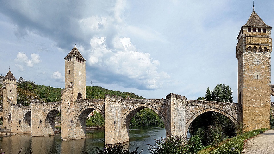 Pont Valentré - Cahors.jpg